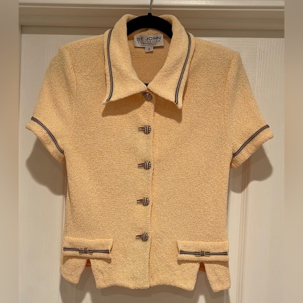 Vintage ST. JOHN
COLLECTION
BY MARIE GRAY Top